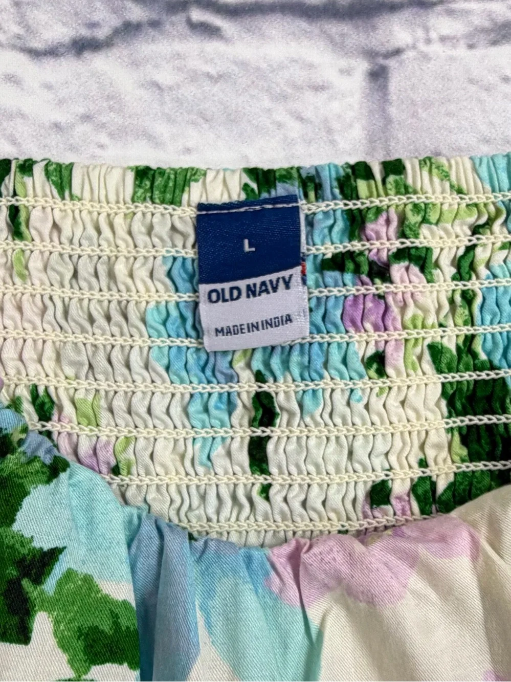 Old Navy Cream Floral Puff-Sleeve Top w, Kelly Green,Pastel Blue and Lavender. L